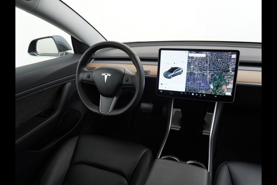 Tesla Model 3 Long Range 75kWh 2020 463PK 19" Mistl. Full-Self-Driving-Computer 3 Telefoon-Sleutel Premium Audio 4wd Lmv AutoPilot Panoramadak Stoel en achterbank verwarming Keyless Electr.Stoelen+Memory+Easy-Entry WiFi Origineel Nederlandse auto Grootste accu, Tot 16,5kwh thuis laden. Accu garantie tot 13-01-2028 / 192.000km