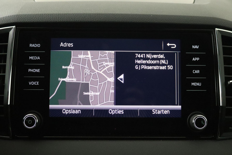 Škoda Karoq 1.5 TSI ACT Style (PARKEERSENSOREN, CRUISE, ACHTERUITRIJCAMERA, STOELVERWARMING, CARPLAY, GOED ONDERHOUDEN)