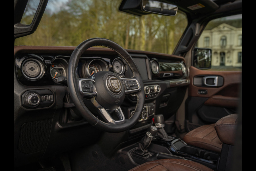 Jeep Wrangler Unlimited Brute Richmond 2.0T Sahara | Vouwdak | 1e eigenaar | NL-auto | LED