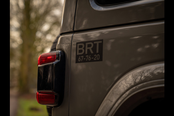 Jeep Wrangler Unlimited Brute Richmond 2.0T Sahara | Vouwdak | 1e eigenaar | NL-auto | LED