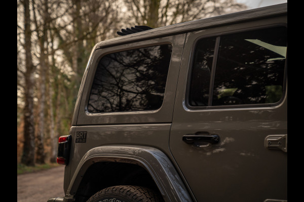 Jeep Wrangler Unlimited Brute Richmond 2.0T Sahara | Vouwdak | 1e eigenaar | NL-auto | LED