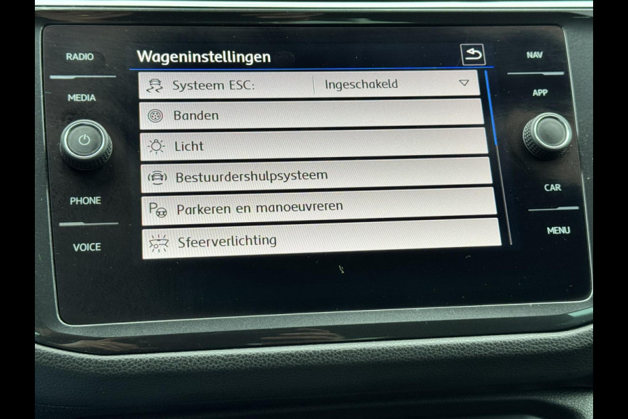 Volkswagen Tiguan 1.5 TSI ACT Highline Business R Adaptive cruise control Climate control Parkeercamera Apple / Android carplay