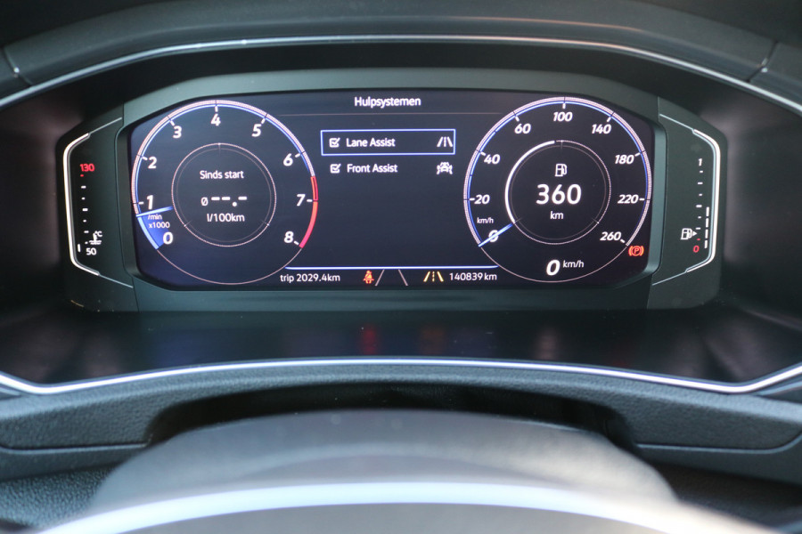 Volkswagen T-Roc 1.5 TSI Sport Virtual cockpit Xenon Pdc Camera T-haak Bj:2018
