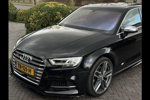 Audi S3 2.0 TFSI quattro Limousine Panoramadak Virtual Dash B&O Xenon Keyless Leer Stoelverw.