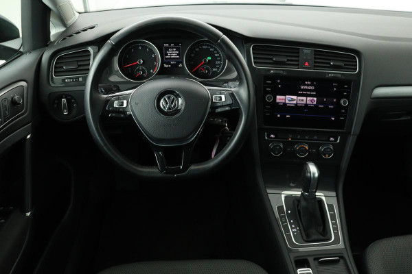 Volkswagen Golf 1.4 TSI Comfortline | Adaptive cruise | Carplay | Climate control | PDC | Bluetooth | LED | Getint glas