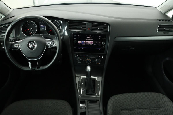 Volkswagen Golf 1.4 TSI Comfortline | Adaptive cruise | Carplay | Climate control | PDC | Bluetooth | LED | Getint glas