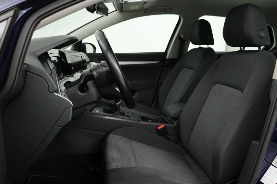 Volkswagen Golf 1.0 TSI | Carplay | Adaptive cruise | PDC | Full LED | Active Info Display | Bluetooth | Regensensor