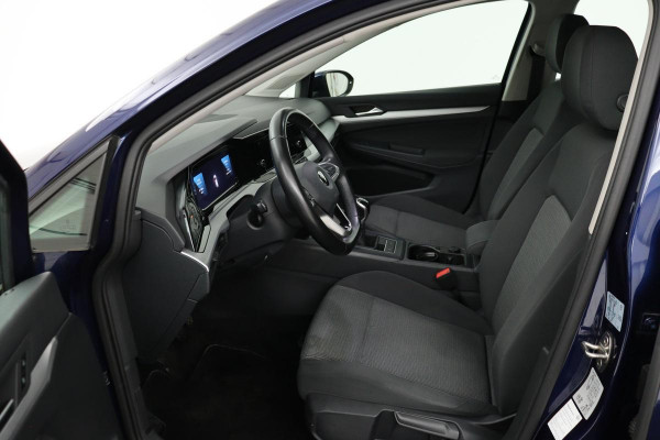 Volkswagen Golf 1.0 TSI | Carplay | Adaptive cruise | PDC | Full LED | Active Info Display | Bluetooth | Regensensor