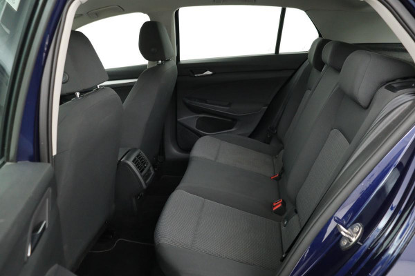 Volkswagen Golf 1.0 TSI | Carplay | Adaptive cruise | PDC | Full LED | Active Info Display | Bluetooth | Regensensor