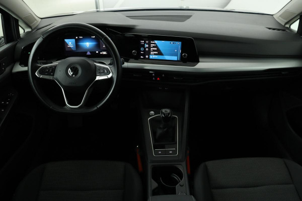 Volkswagen Golf 1.0 TSI | Carplay | Adaptive cruise | PDC | Full LED | Active Info Display | Bluetooth | Regensensor