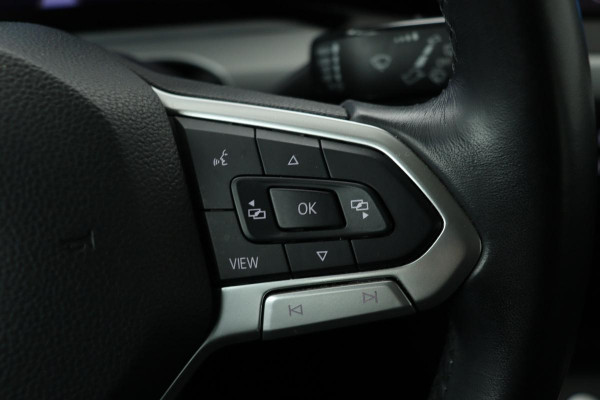 Volkswagen Golf 1.0 TSI | Carplay | Adaptive cruise | PDC | Full LED | Active Info Display | Bluetooth | Regensensor