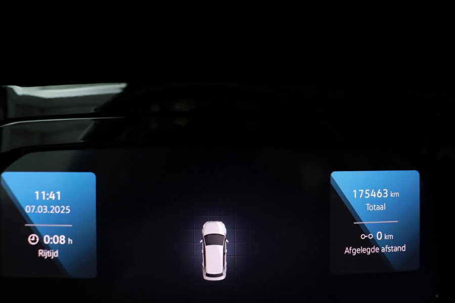 Volkswagen Golf 1.0 TSI | Carplay | Adaptive cruise | PDC | Full LED | Active Info Display | Bluetooth | Regensensor