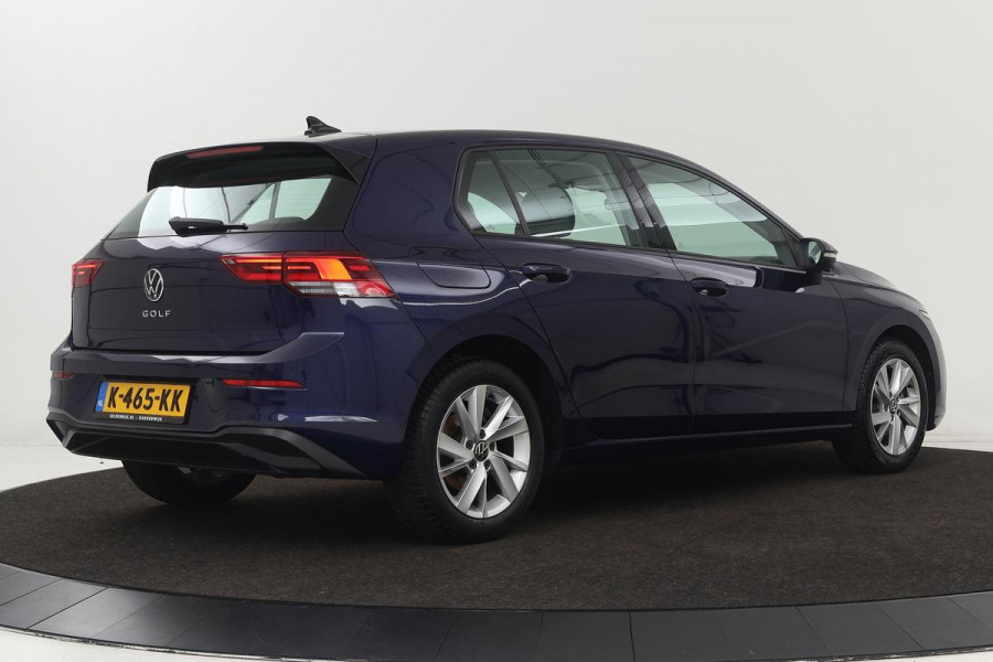 Volkswagen Golf 1.0 TSI | Carplay | Adaptive cruise | PDC | Full LED | Active Info Display | Bluetooth | Regensensor