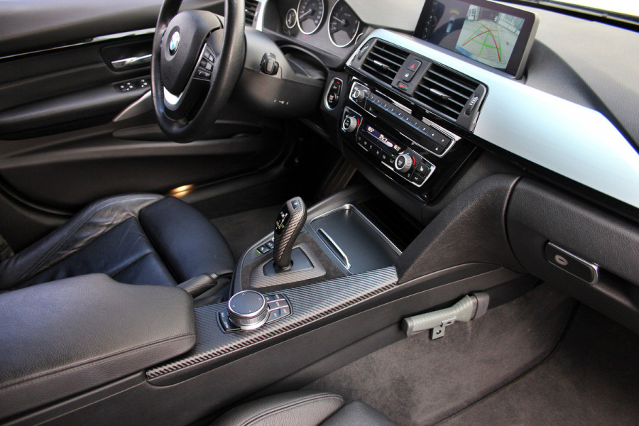 BMW 3 Serie Touring 320i Centennial High Executive | Luxury | Individual | ACC | Head-up | Trekhaak