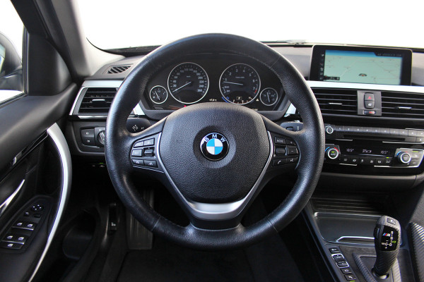 BMW 3 Serie Touring 320i Centennial High Executive | Luxury | Individual | ACC | Head-up | Trekhaak