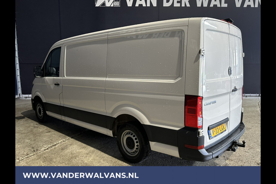 Volkswagen Crafter 2.0 TDI 141pk L3H2 L2H1 Euro6 Airco | Camera | Navigatie | 3000kg trekhaak Apple Carplay, Android Auto, Parkeersensoren, Bijrijdersbank