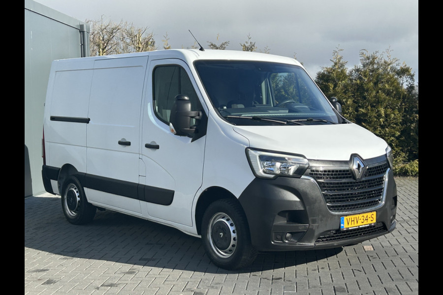 Renault Master 2.3 dCi 136 PK / 2x SCHUIFDEUR / L1H1 / 1e. EIG. / 2.5 TONS TREKHAAK / AIRCO / CRUISE / 3-ZITS