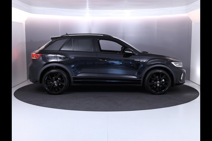 Volkswagen T-Roc 1.5 TSI R-Line 150PK Automaat (DSG) | Black Style | 19"LM velgen | Trekhaak afneembaar | Parkeercamera |