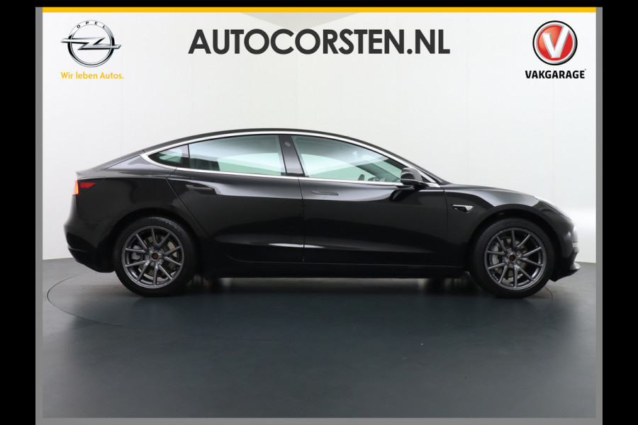 Tesla Model 3 Long Range 75kWh 463PK Lmv-18" Telefoon-Sleutel Premium Audio 4wd AutoPilot Panoramadak Camera's Leder Adaptive-CruiseControl-St Stoel en achterbank verwarming Keyless Electr.Stoelen+Memory+Easy-Entry WiFi Origineel Nederlandse auto Grootste accu, Tot 16,5kwh thuis laden. Accu garantie 10-12-2027 / 192.000km