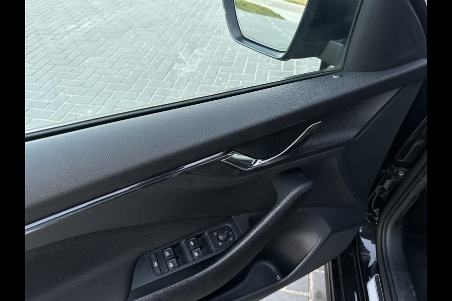 Škoda SCALA 1.0 TSI MONTE-CARLO DSG M2022 PANO NAVI VIRTUAL CAMERA