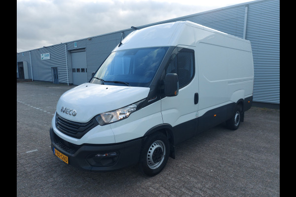 Iveco Daily 35S18V 3.0 352 H2 Automaat 8,luchtvering,trekhaak ,clima,navigatie/camera/carplay,Prijs EXCL.BTW