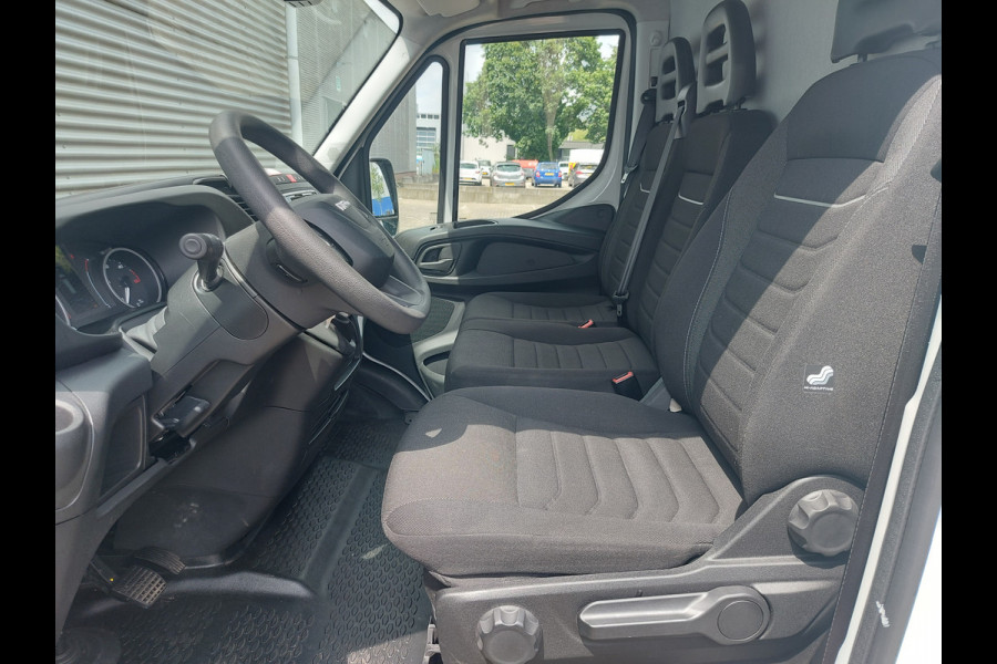 Iveco Daily 35S18V 3.0 352 H2 Automaat 8,luchtvering,trekhaak ,clima,navigatie/camera/carplay,Prijs EXCL.BTW