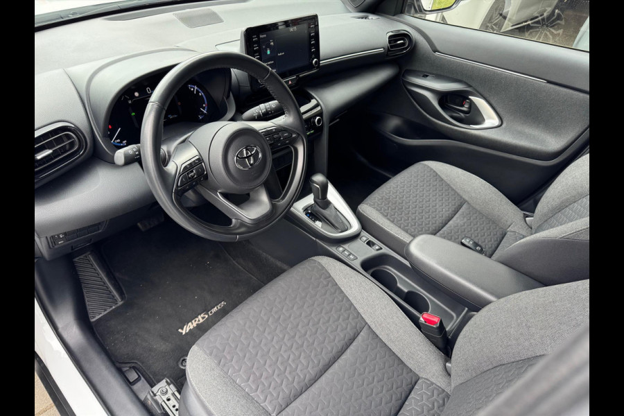 Toyota Yaris Cross 1.5 Hybrid Dynamic | 17 inch, Keyless, Privacy glass, Apple CarPlay/Android Auto, Climate control, LED