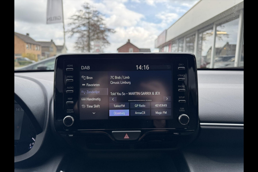 Toyota Yaris Cross 1.5 Hybrid Dynamic | 17 inch, Keyless, Privacy glass, Apple CarPlay/Android Auto, Climate control, LED