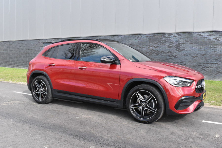 Mercedes-Benz GLA 200 Business Solution AMG Trekhaak el-achterklep Amg-pakket Pano dak