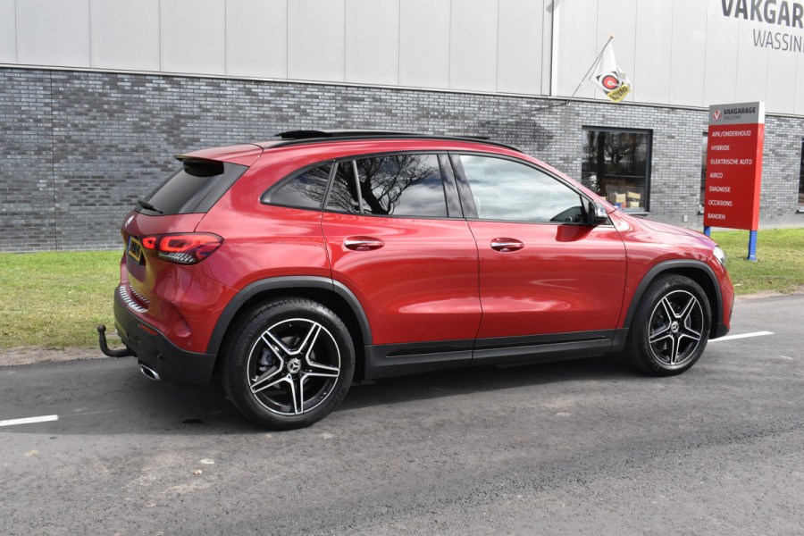 Mercedes-Benz GLA 200 Business Solution AMG Trekhaak el-achterklep Amg-pakket Pano dak