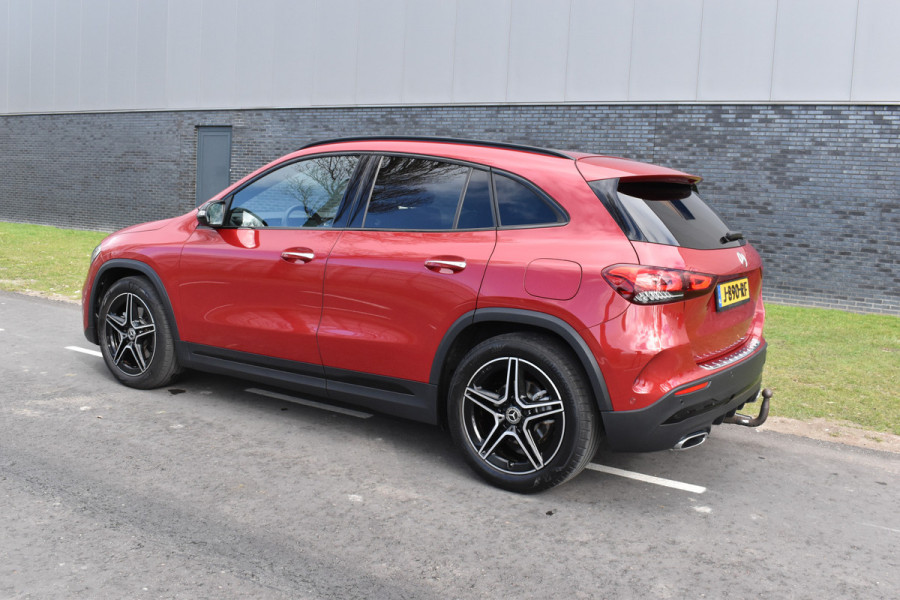 Mercedes-Benz GLA 200 Business Solution AMG Trekhaak el-achterklep Amg-pakket Pano dak