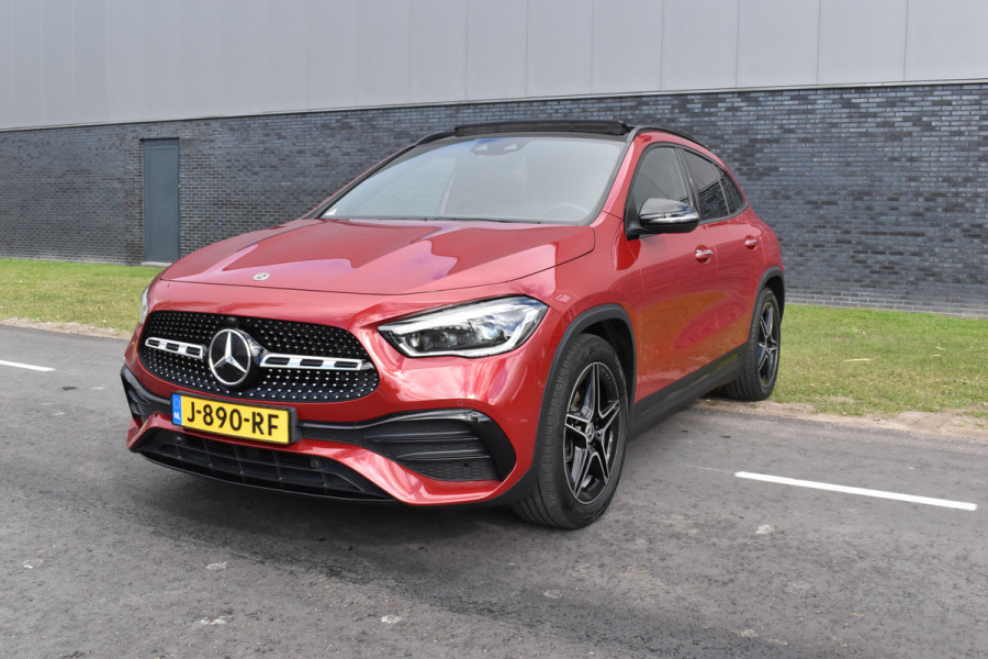 Mercedes-Benz GLA 200 Business Solution AMG Trekhaak el-achterklep Amg-pakket Pano dak