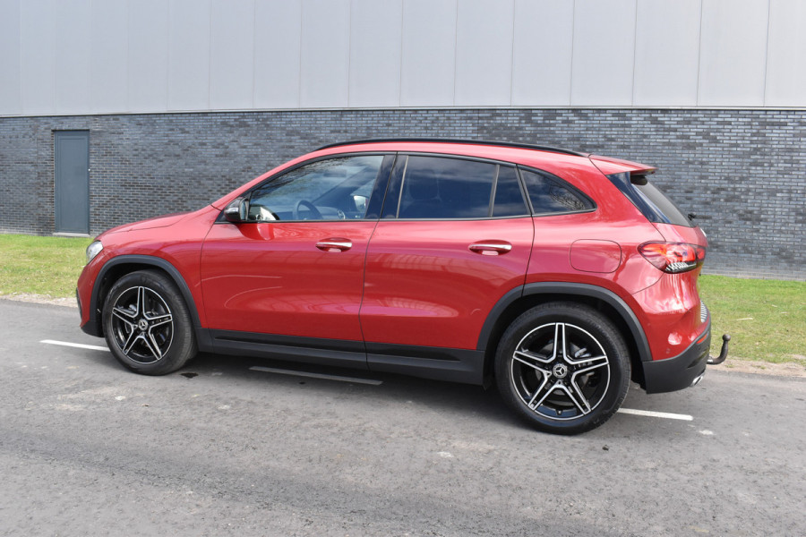 Mercedes-Benz GLA 200 Business Solution AMG Trekhaak el-achterklep Amg-pakket Pano dak