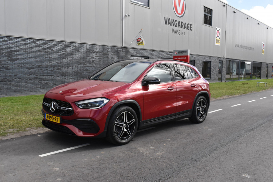 Mercedes-Benz GLA 200 Business Solution AMG Trekhaak el-achterklep Amg-pakket Pano dak