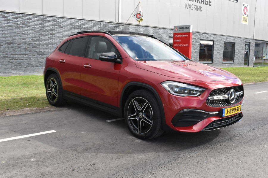 Mercedes-Benz GLA 200 Business Solution AMG Trekhaak el-achterklep Amg-pakket Pano dak