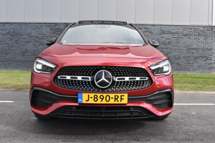 Mercedes-Benz GLA 200 Business Solution AMG Trekhaak el-achterklep Amg-pakket Pano dak