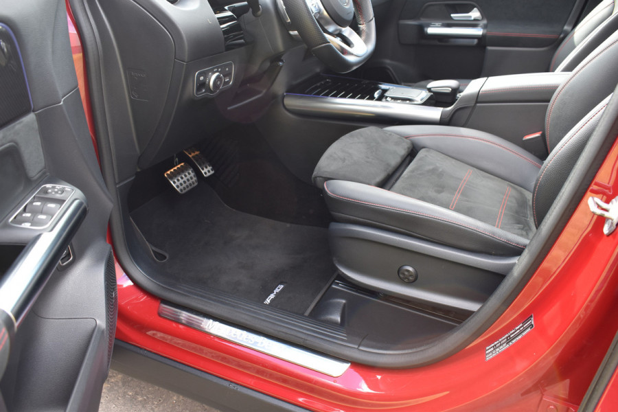 Mercedes-Benz GLA 200 Business Solution AMG Trekhaak el-achterklep Amg-pakket Pano dak