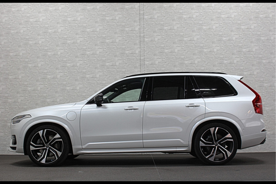 Volvo XC90 2.0 T8 AWD R-Design Long Range | Luchtvering | 360 Camera | Panorama | Pilot-Assist | ACC | Stoelventilatie | Memory | Harman-Kardon | Trekhaak | Sportstoelen | Keyless-Entry | Stuurwiel Verwarmd | Vol-Leder | 22'' | Zonwering | Draadloos Laden |