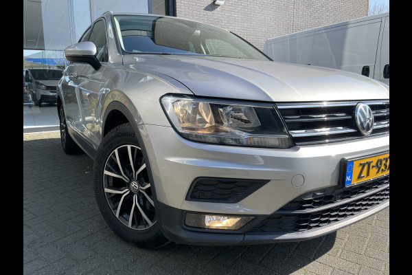 Volkswagen Tiguan 1.4 TSI ACT Comfortline Business Full options met o.a Navigatiepakket - Climate control - Cruise control - Park sensoren V+A - Navi full map - Trekhaak Auto - V-stoelen VW