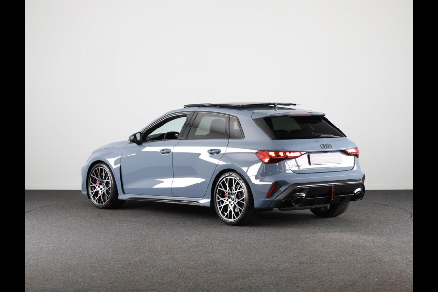 Audi RS3 Sportback 2.5 TFSI RS 3 quattro 400pk Panoramadak | RS-sportuitlaatsysteem | RS carbon glanszwart |  topsnelheid 280 km/h | Adaptief onderstel