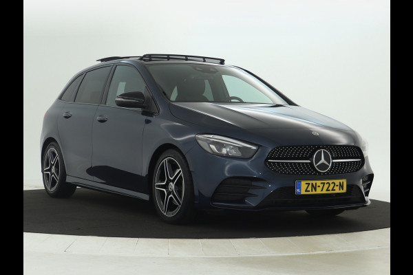 Mercedes-Benz B-Klasse 200 Business Solution AMG Nightpakket | Panoramadak | Stoelverwarming | Augmented Reality | Parkeerpakket met Camera | Car Play | Inclusief 24 maanden MB Certified garantie voor Europa.