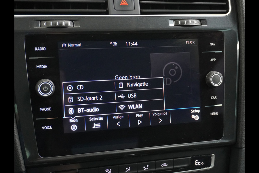 Volkswagen e-Golf AUT. Adaptive Cruise Apple Carplay Android Navi Climatronic Pdc Led Regen-Lichtsensor 36kWh Privacy Glas Bluetooth Spiegelpakket Car-Net App-Connect Wifi E-DITION 1e Eigenaar