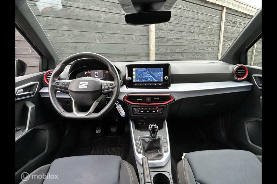 Seat Arona 1.0 TSI FR Business Connect 8.531 KM!!! / clima / navigatie / 17" LM als nieuw!!!