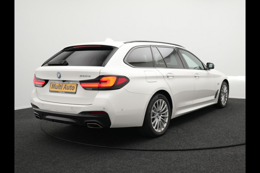 BMW 5 Serie Touring 530e M-Sport Plug In Hybrid PHEV | Adaptive Cruise | Trekhaak af Fabriek | Laser LED | Carplay | Camera | Head Up | Electrische Lederen Sportstoelen | Stuur/Stoel Verwarming |