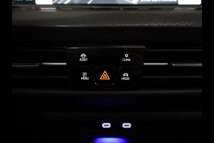 Volkswagen Golf 1.4 eHybrid GTE 245PK PHEV | Panorama dak | 18 "Lm velgen | Matrix koplampen | Stoelverwarming |