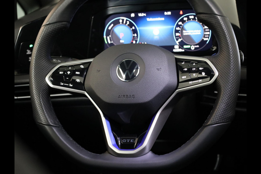 Volkswagen Golf 1.4 eHybrid GTE 245PK PHEV | Panorama dak | 18 "Lm velgen | Matrix koplampen | Stoelverwarming |