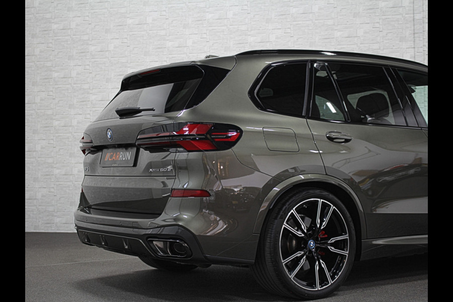 BMW X5 50e M-Sport Pro | 360 Camera | ACC | Panorama | Soft-Close | Head-Up | Indiv. Leder | Alcantara-Hemel | Manhattan Metallic | Iconic-Glow | Stoelventilatie | 4-Zone Clima | Harman-Kardon | Memory | Stoelverwarming V+A | Iso-Glas | Keyless-Entry | Stuurverwarming | Bekerhouder Clima | Comfortstoelen | M-Gordels | Zonwering |