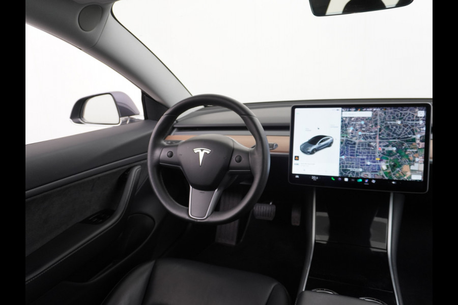 Tesla Model 3 Long Range 75kWh 463PK Trekhaak 18" FSD-Full Self Driving Computer-3 Premium Audio 4wd AutoPilot Panoramadak Camera's Leer Adapt Stoel en achterbank verwarming Electr.Stoelen+Memory+Easy-Entry WiFi Orig. NLse auto Grootste accu Tot 16,5kwh thuis laden. Accu-Garantie tot 20-12-2027 max 192.000km