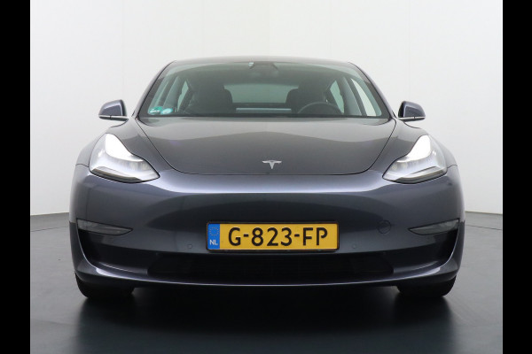 Tesla Model 3 Long Range 75kWh 463PK Trekhaak 18" FSD-Full Self Driving Computer-3 Premium Audio 4wd AutoPilot Panoramadak Camera's Leer Adapt Stoel en achterbank verwarming Electr.Stoelen+Memory+Easy-Entry WiFi Orig. NLse auto Grootste accu Tot 16,5kwh thuis laden. Accu-Garantie tot 20-12-2027 max 192.000km