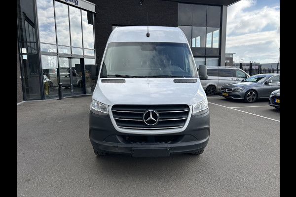 Mercedes-Benz Sprinter 317 CDI L2 H2 3500KG Trekhaak / MBUX / Carplay navigatie / Airco / 270 Graden achterdeuren